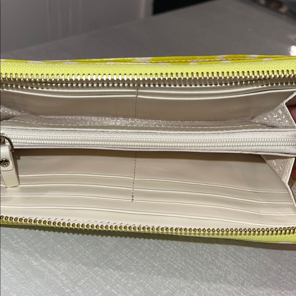EUC ♠️ Kate Spade Lime Print Zip Wallet Zip Interior Coin Pocket & 12 Card Slots - Picture 12 of 17